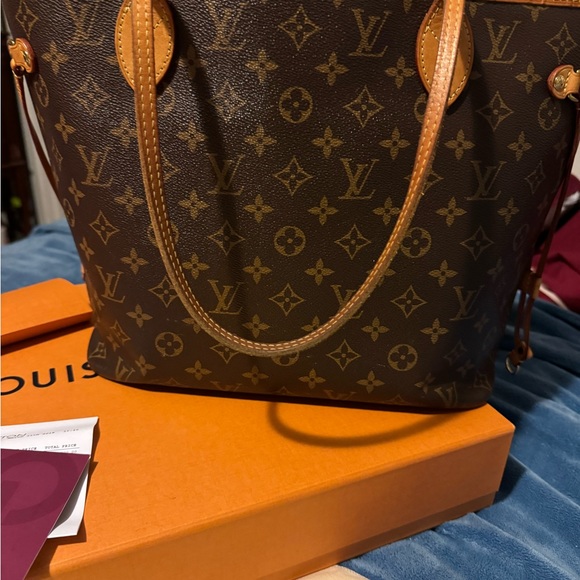 LV Neverfull MM - Picture 5 of 17